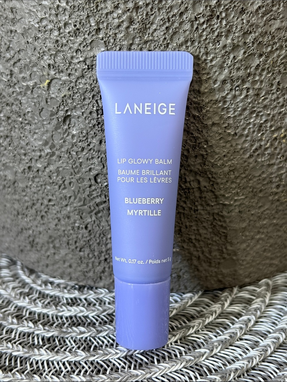 ❤️$8 NWT LANEIGE Lip Glowy Balm Blueberry 5g